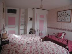 b & b Ferry Castle - bedroom la Magnanerie bed and breakfast (b&b) the ferry castle (relais du bac) Cremieu Lagnieu France