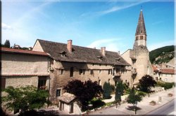 Cremieu ville médiévale chambres d'hôtes relais du bac Vertrieu Crémieu Lagnieu